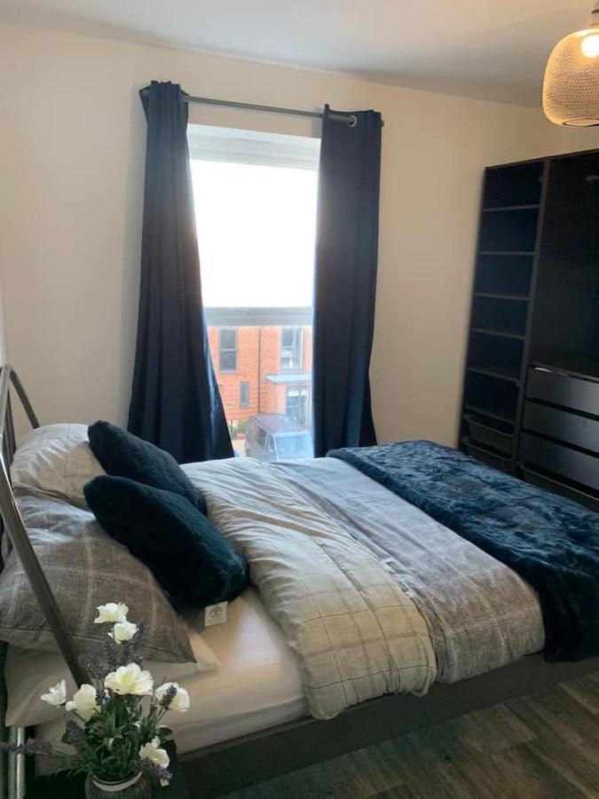 Lovely 1-Bed Serviced Apartment With Free Parking West Thurrock Exterior photo